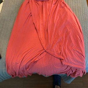 Tulip hem maxi skirt coral size L